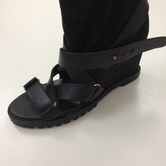 TOUT A COUP Strappy Wedge Heel Open Toe Shoes - Picture 2 of 8